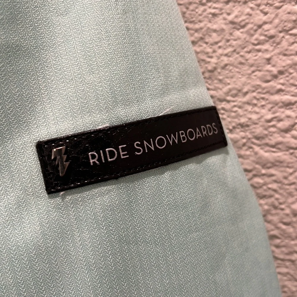 RIDE Snowboard / ski jacket. Gorgeous details. Perfect condition Worn once. - Picture 3 of 11